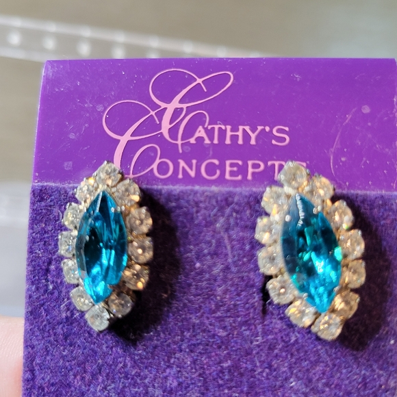 Cathy's Concepts Rhinestone Earrings & Nicole Beaded Bracelet CostumeJewelry Lot - Picture 3 of 11
